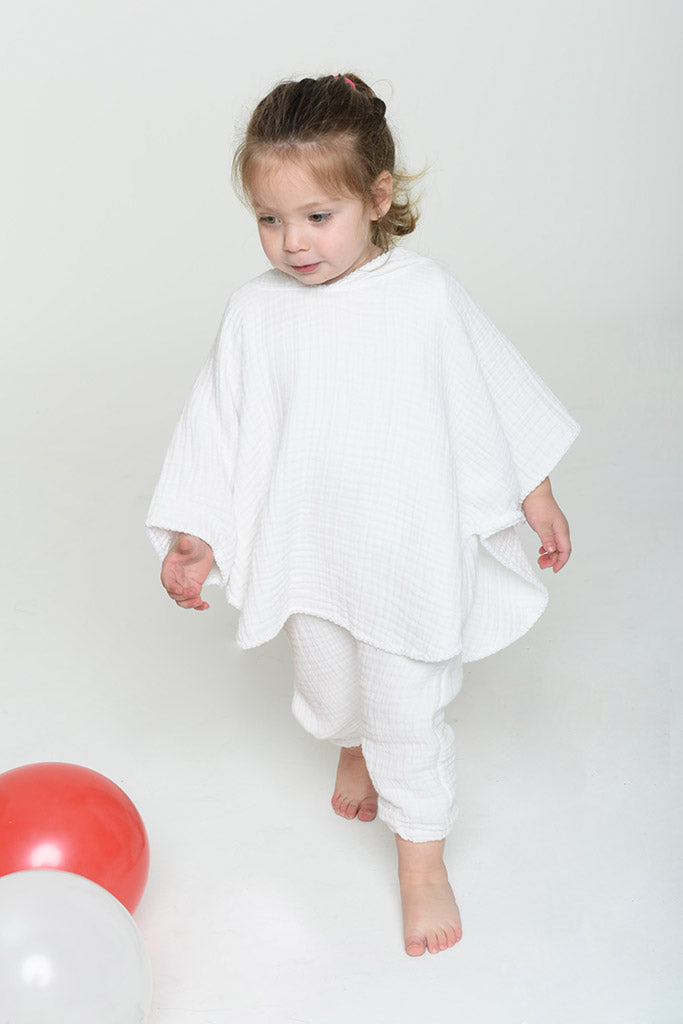 Coco Poncho - White, TAMA 